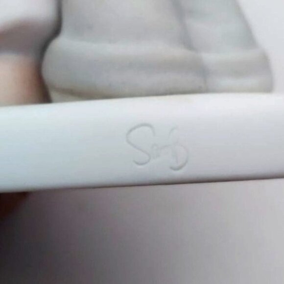 Vintage Precious Moments God Bless The Day We Found You Porcelain Figurine 1986 - Picture 8 of 9